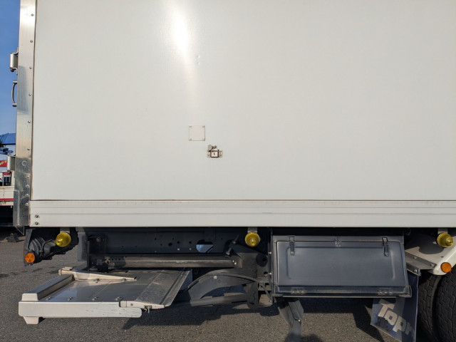 三菱ふそう ファイター 増トン 冷蔵冷凍バン 2KG-FK62FZ(99173) 32枚目