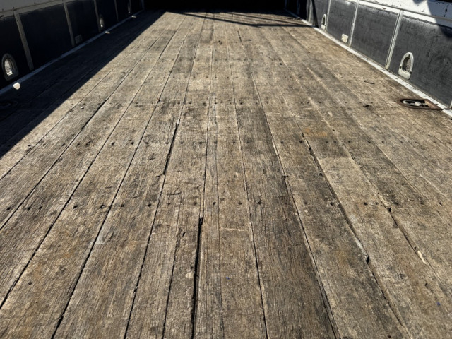 いすゞ フォワード 中型 平ボディ（クレーン付） TKG-FRR90S2(99184) 12枚目