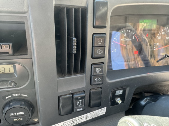 いすゞ フォワード 中型 平ボディ（クレーン付） TKG-FRR90S2(99184) 34枚目