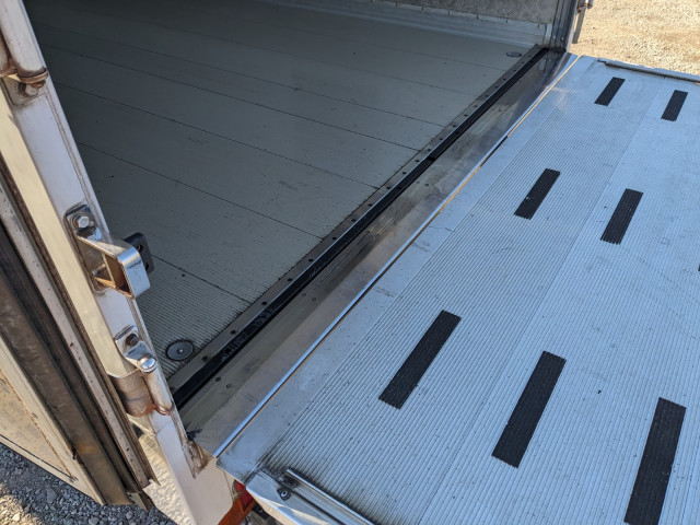 日野 レンジャー 増トン 冷蔵冷凍バン QKG-FE7JUAG(99190) 12枚目