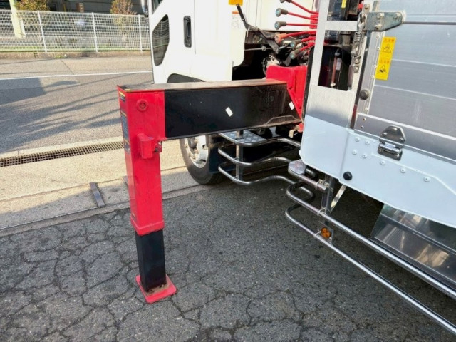 いすゞ フォワード 増トン 平ボディ（クレーン付） LPG-FTR90T2(99196) 9枚目