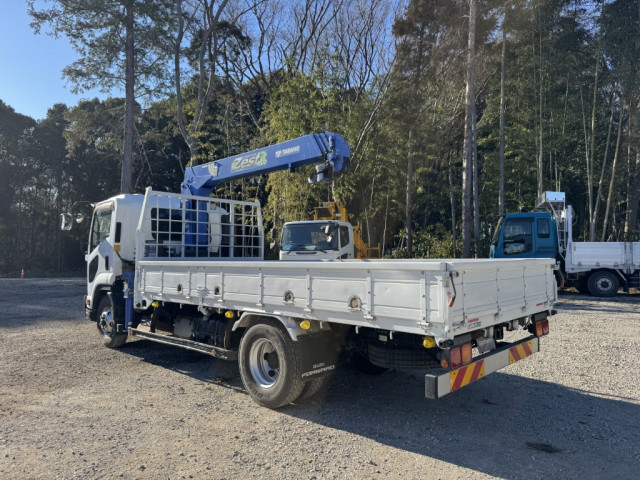 いすゞ フォワード 中型 平ボディ（クレーン付） TKG-FRR90S2(99201) 4枚目