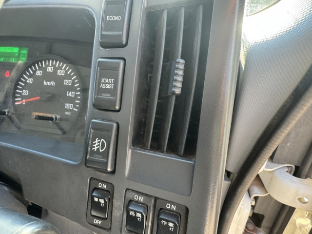 いすゞ フォワード 中型 平ボディ（クレーン付） TKG-FRR90S2(99201) 31枚目