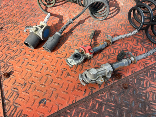 いすゞ ギガ 大型 トラクタ QDG-EXZ52AJ(99205) 19枚目