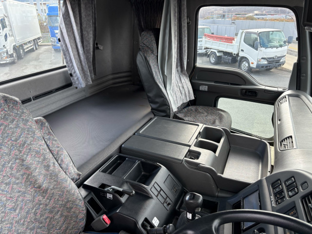 いすゞ ギガ 大型 トラクタ QDG-EXZ52AJ(99205) 26枚目