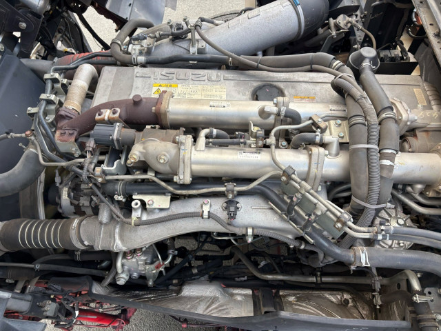 いすゞ ギガ 大型 トラクタ QDG-EXZ52AJ(99205) 28枚目