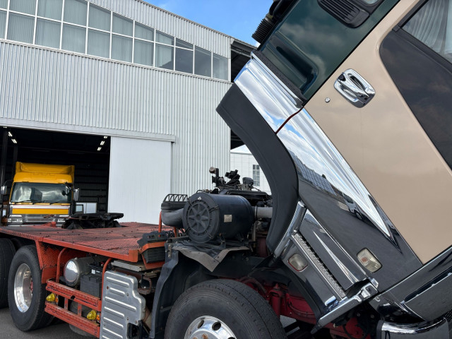 いすゞ ギガ 大型 トラクタ QDG-EXZ52AJ(99205) 32枚目