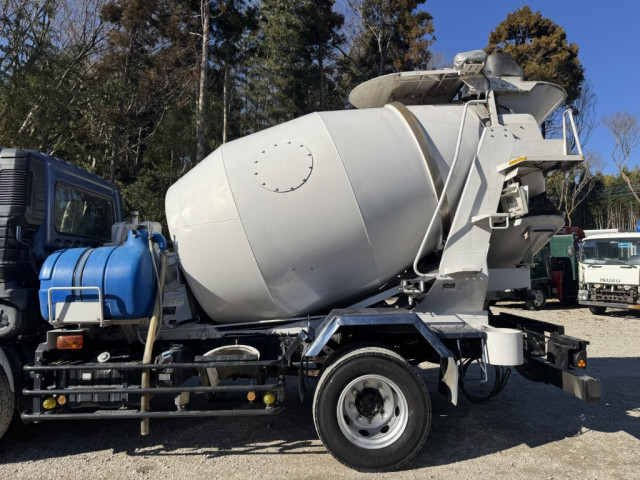 三菱ふそう ファイター 増トン ミキサー車 QKG-FK72FZ(99209) 7枚目