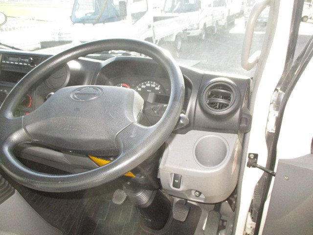日野 デュトロ 小型 バン TKG-XZU710M(99214) 19枚目