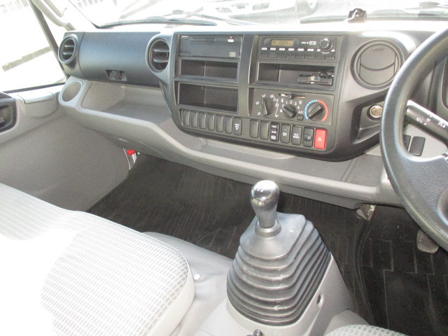 日野 デュトロ 小型 バン TKG-XZU710M(99214) 20枚目