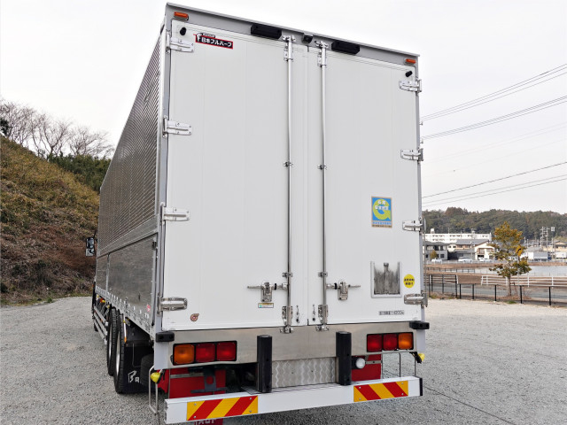 UDトラックス（日産） クオン 大型 ウィング QKG-DC5ZA(99228) 10枚目