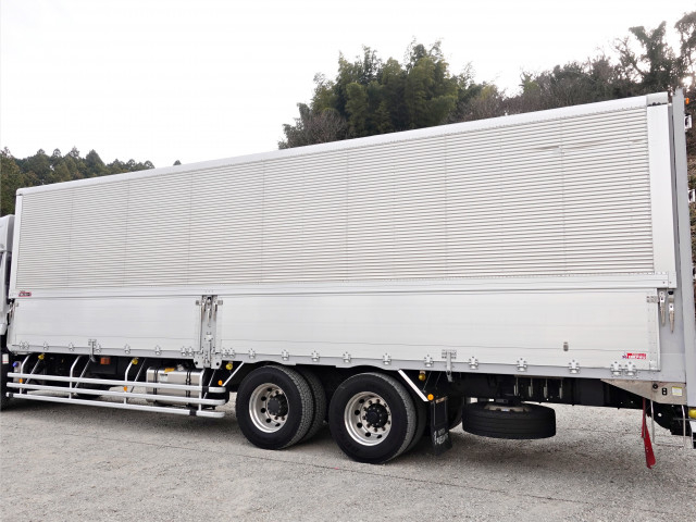 UDトラックス（日産） クオン 大型 ウィング QKG-DC5ZA(99228) 11枚目