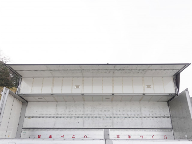 UDトラックス（日産） クオン 大型 ウィング QKG-DC5ZA(99228) 15枚目