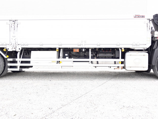 UDトラックス（日産） クオン 大型 ウィング QKG-DC5ZA(99228) 19枚目