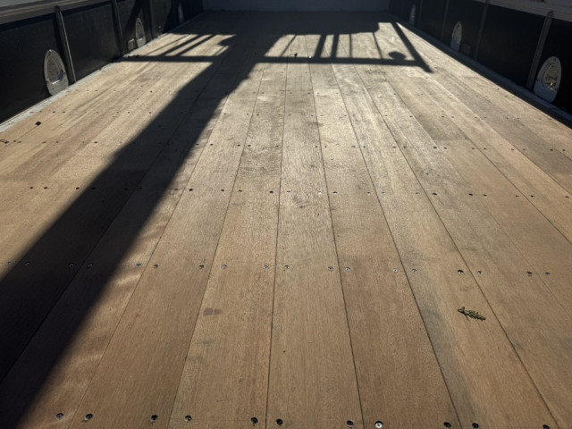 いすゞ フォワード 中型 平ボディ（クレーン付） TKG-FRR90S1(99231) 12枚目