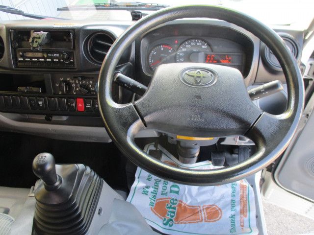 トヨタ ダイナ 小型 平ボディ（クレーン付） TKG-XZU650(99232) 31枚目