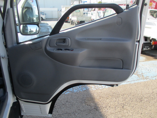 トヨタ ダイナ 小型 平ボディ（クレーン付） TKG-XZU650(99232) 41枚目