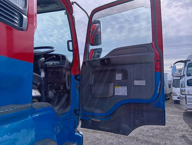 いすゞ ギガ 大型 トラクタ QKG-EXD52AD(99242) 10枚目