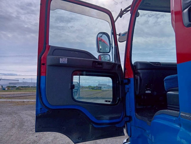 いすゞ ギガ 大型 トラクタ QKG-EXD52AD(99242) 12枚目