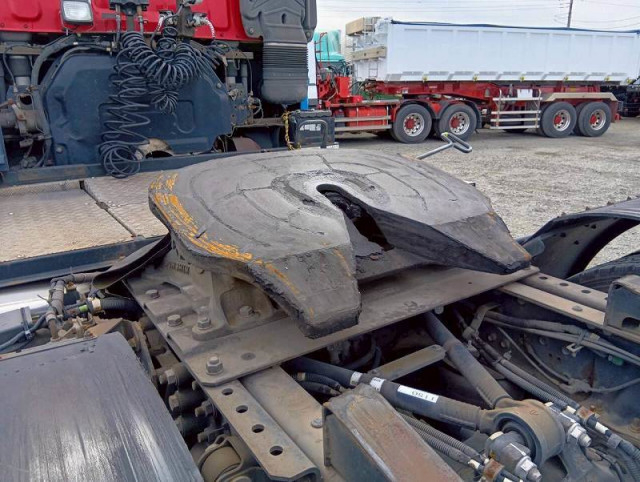 いすゞ ギガ 大型 トラクタ QKG-EXD52AD(99242) 32枚目