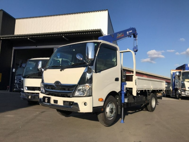 日野 デュトロ 小型 平ボディ（クレーン付） 2KG-XZU710M(99305) 2枚目