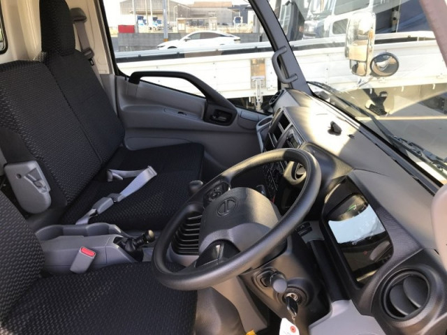 日野 デュトロ 小型 平ボディ（クレーン付） 2KG-XZU710M(99305) 7枚目