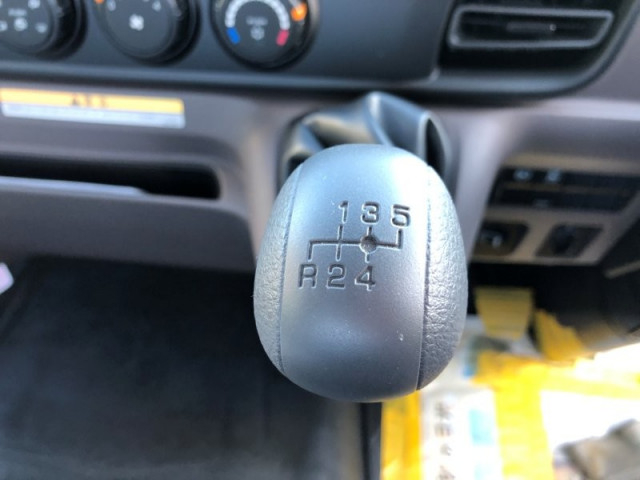 Mitsubishi Fuso canter Small Vehible loader 2PG-FEB90(99304) 9枚目