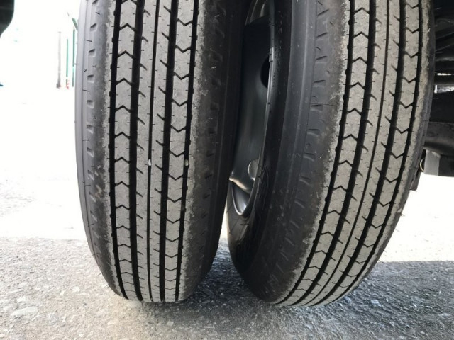 日野 デュトロ 小型 平ボディ（クレーン付） 2KG-XZU710M(99305) 20枚目