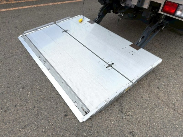 日野 レンジャー 中型 冷蔵冷凍バン 2KG-FD2ABA(99309) 6枚目