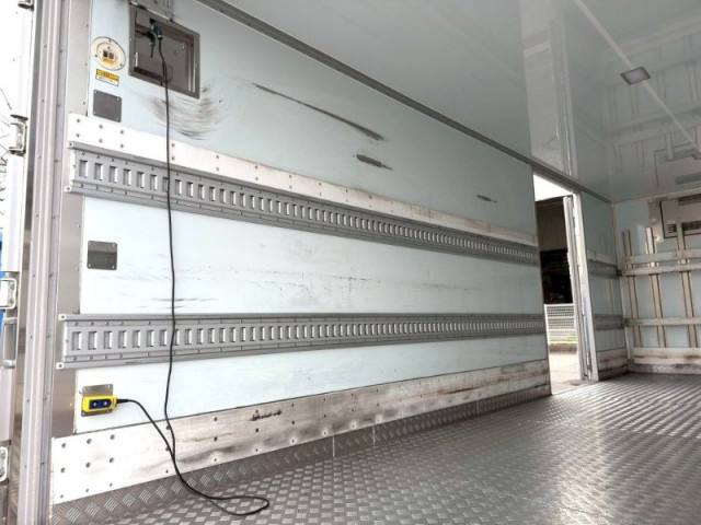 日野 レンジャー 中型 冷蔵冷凍バン 2KG-FD2ABA(99309) 9枚目