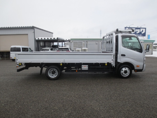 日野 デュトロ 小型 平ボディ 2RG-XZU712M(99311) 8枚目