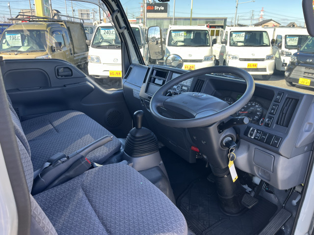 マツダ タイタン 小型 冷蔵冷凍バン 2RG-LHR88AN(99321) 17枚目