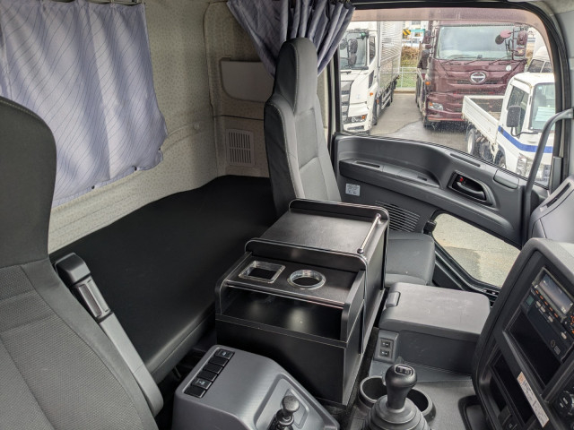 いすゞ ギガ 大型 ウィング 2PG-CYJ77C(99470) 33枚目