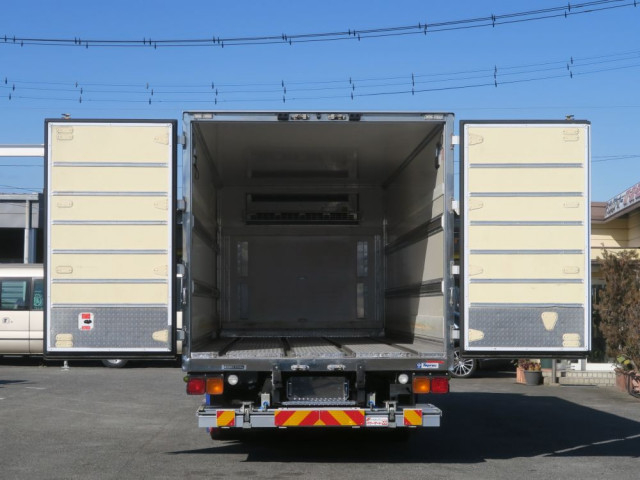 いすゞ フォワード 増トン 冷蔵冷凍バン 2RG-FSR90T2(99477) 4枚目
