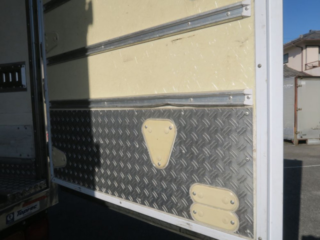 いすゞ フォワード 増トン 冷蔵冷凍バン 2RG-FSR90T2(99477) 6枚目