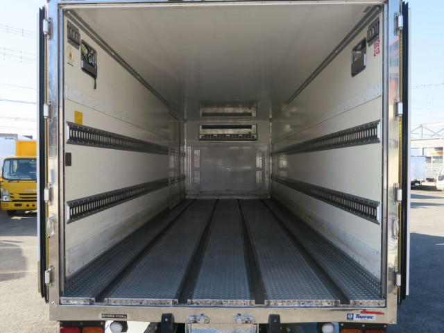 いすゞ フォワード 増トン 冷蔵冷凍バン 2RG-FSR90T2(99477) 8枚目