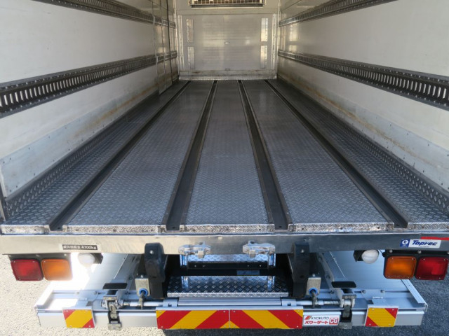 いすゞ フォワード 増トン 冷蔵冷凍バン 2RG-FSR90T2(99477) 9枚目