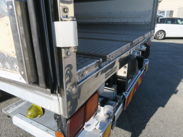 いすゞ フォワード 増トン 冷蔵冷凍バン 2RG-FSR90T2(99477) 10枚目