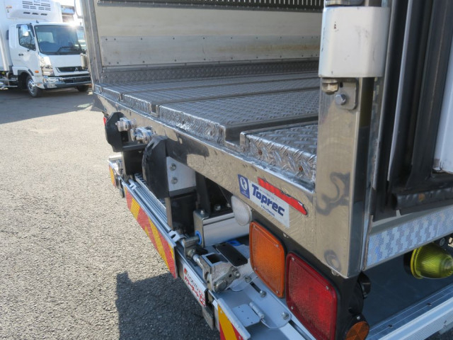 いすゞ フォワード 増トン 冷蔵冷凍バン 2RG-FSR90T2(99477) 11枚目