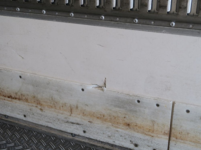 いすゞ フォワード 増トン 冷蔵冷凍バン 2RG-FSR90T2(99477) 14枚目