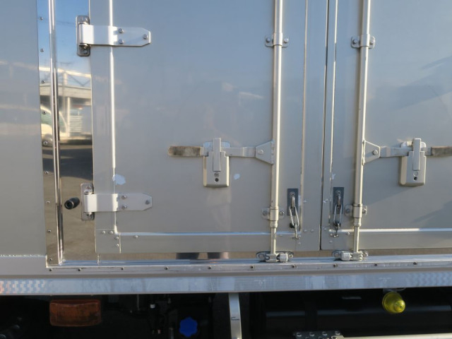 いすゞ フォワード 増トン 冷蔵冷凍バン 2RG-FSR90T2(99477) 19枚目