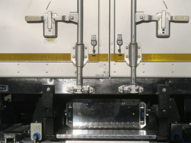 いすゞ フォワード 増トン 冷蔵冷凍バン 2RG-FSR90T2(99477) 21枚目