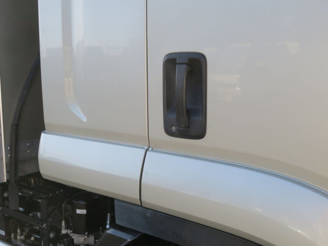 いすゞ フォワード 増トン 冷蔵冷凍バン 2RG-FSR90T2(99477) 31枚目