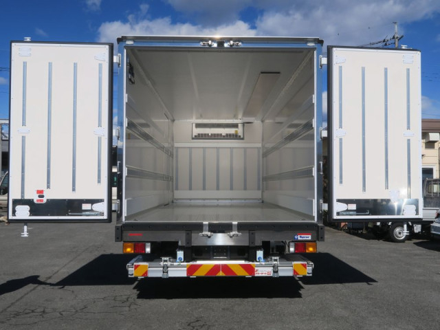 三菱ふそう ファイター 中型 冷蔵冷凍バン 2KG-FK65F(99523) 4枚目