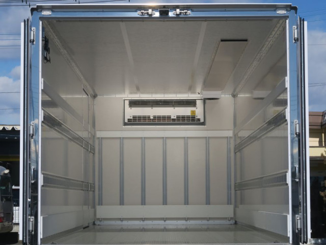 三菱ふそう ファイター 中型 冷蔵冷凍バン 2KG-FK65F(99523) 7枚目