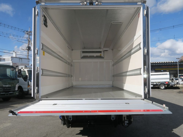 三菱ふそう ファイター 中型 冷蔵冷凍バン 2KG-FK65F(99523) 11枚目