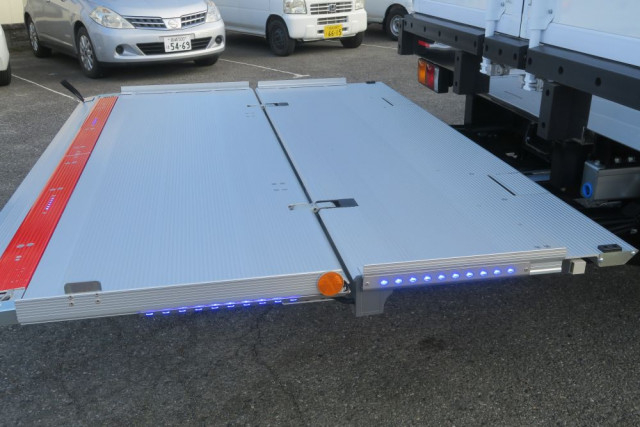 三菱ふそう ファイター 中型 冷蔵冷凍バン 2KG-FK65F(99523) 15枚目