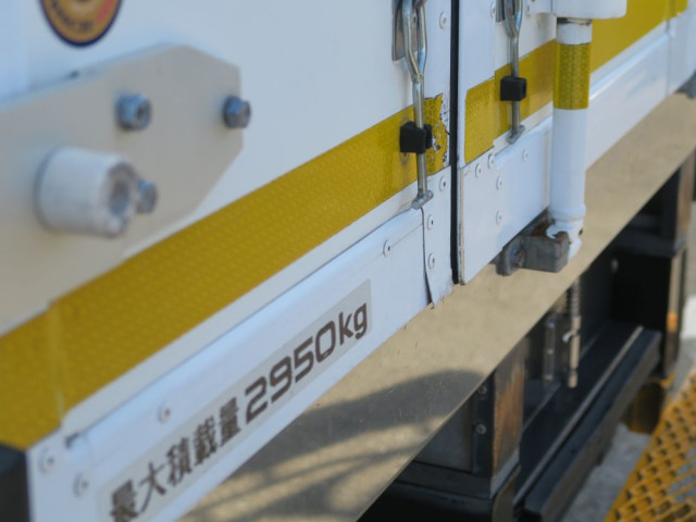 いすゞ エルフ 小型 冷蔵冷凍バン 2RG-NPR88AN(99524) 19枚目