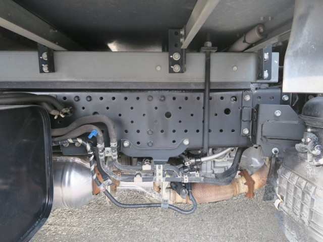 いすゞ エルフ 小型 冷蔵冷凍バン 2RG-NPR88AN(99524) 45枚目