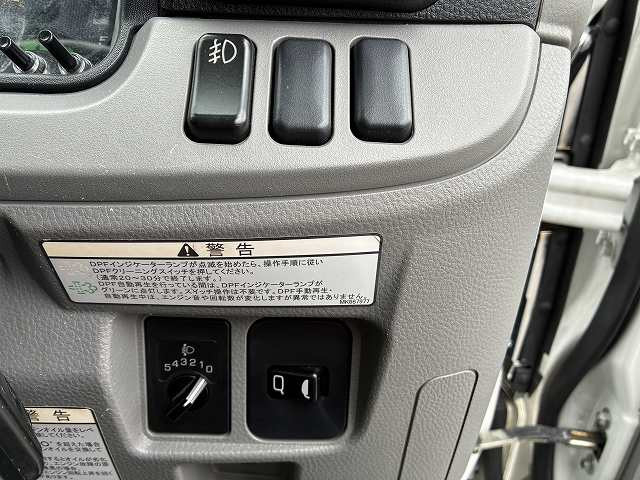 三菱ふそう キャンター 小型 平ボディ 2RG-FBA20(99550) 39枚目